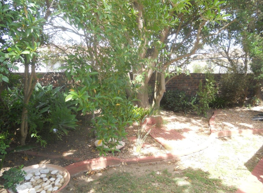 To Let 3 Bedroom Property for Rent in Wavecrest Eastern Cape